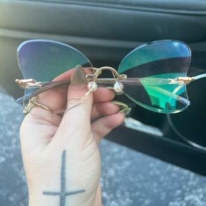 VWC butterfly sunglasses (pearl collection).